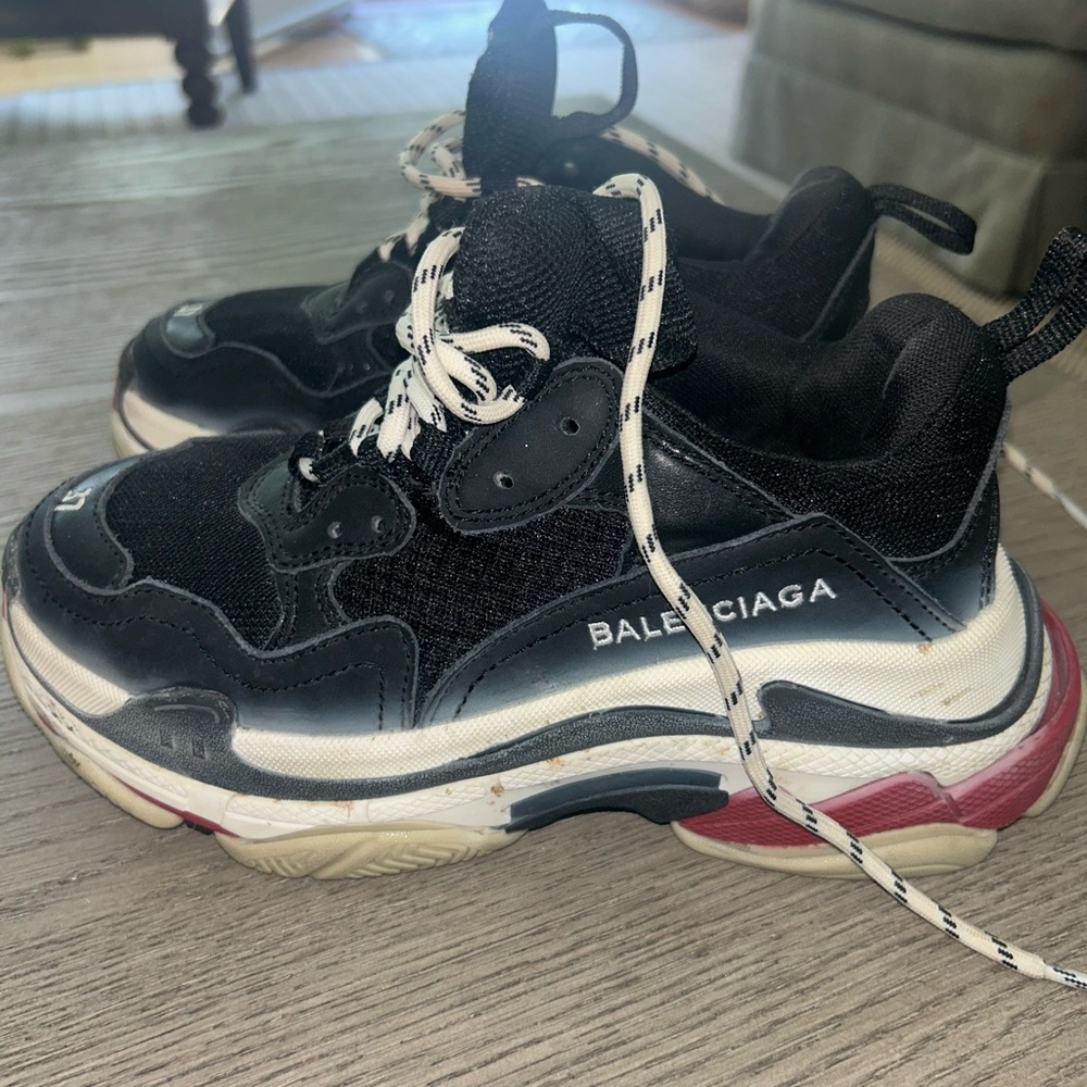 Balenciaga Sneakers barley worn want to get rid of them - SOLES REMOVED